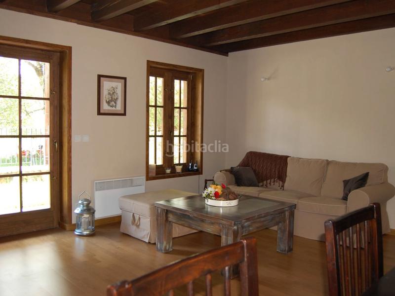 Foto 60a9dddd-b2b7-4a1c-acba-4d5d6ab26473. Lloguer casa adossada a avenue avinguda de cerdanya 1 a Eyne