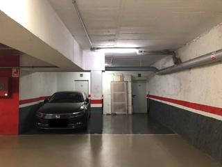Lloguer Aparcament cotxe a Rossello 415. Parking grande 15m2 en alquiler, fácil acceso