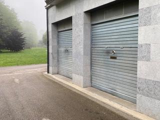 Aparcament cotxe a Joan coromines i cufi 11. Garatges individuals