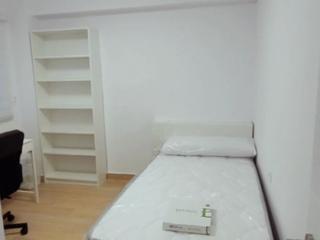 Lloguer Planta baixa a Maendizabal 195. Piso para estudiantes, exterior y totalmente reformado.
