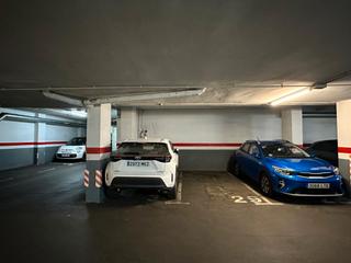Aparcament cotxe a Provenza 84. Parking