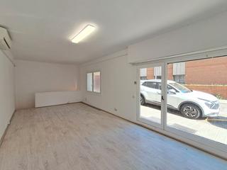 Rent Business premise in Copèrnic 1. Magnífico local comercial