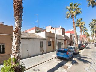 Terreny residencial a Manuel andres 58. Terreno 93 m2 - completamente despejado • listo para construir