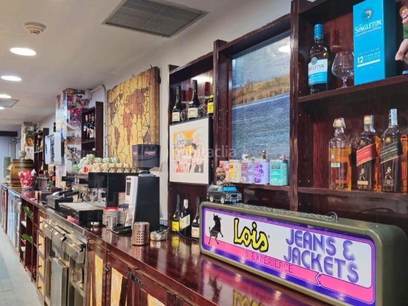 Foto 04bd8f09-f2cb-40f2-923d-04a1a6139be5. Trapasso locale commerciale in unió 28 in Barri del Centre Terrassa