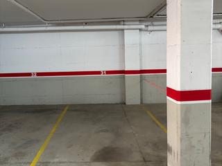 Lloguer Aparcament de moto a Avinguda àngel guimerà 91. Plaza parking moto