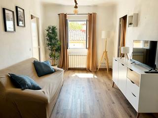 Rent Apartment in Pedret 14. Luminoso apartamento con encanto en el casco antiguo de girona