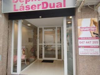 Business premise in Carrer de la constitució 50. Se vende  o se alquila local comercial