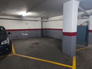 Lloguer Aparcament cotxe a Rovellat 7. Parking amplio para hasta dos coches o coche y dos motos