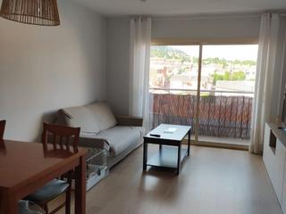 Appartement à Carrer de santiago rusiñol 39. Piso exterior y céntrico con balcón, parking y trastero.