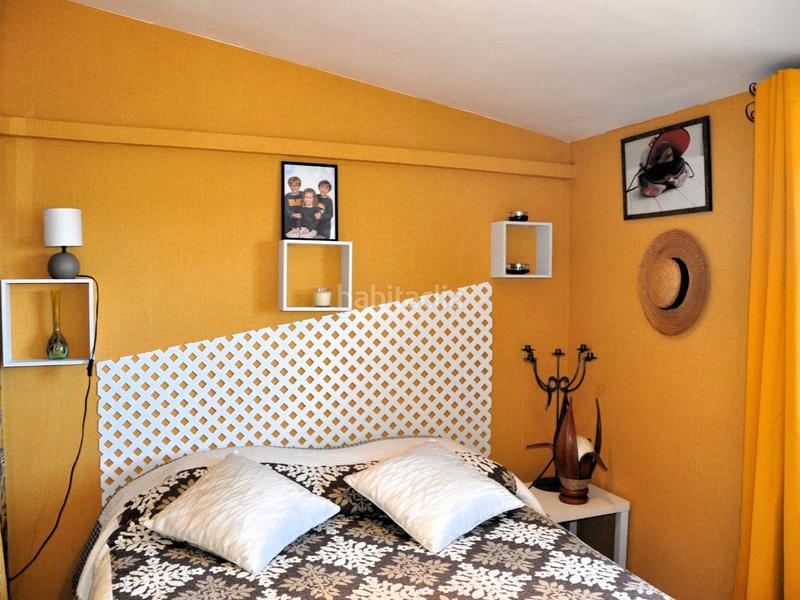 Foto e290bc0a-efda-4bb2-802d-f85caea4b915. Casa adosada en carrer provenca 7 villa familiar con piscina, jardín y garaje – zona tranquila en Sant Pere Pescador