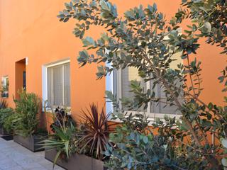Casa adossada a Carrer provenca 7. Villa familiar con piscina, jardín y garaje – zona tranquila en