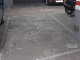 Lloguer Aparcament de moto a Carrer de batista i roca 17. Barato