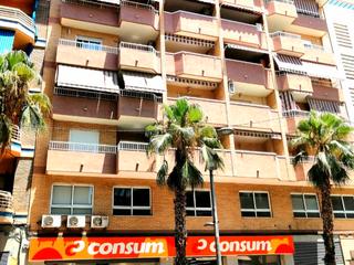 Location Appartement à Ancha de castelar 18. Se alquila piso completo o por habitaciones a estudiantes