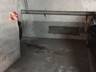 Miete Autoparkplatz in Carrer de lanzarote  7-11. Se alquila plaza de parking