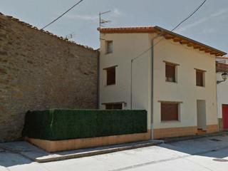 Maison à Calle juncar 1. Casa en yesa, en plena naturaleza del prepirineo navarro y junto