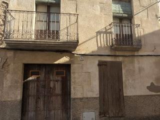 Masia a Carrer gral. prim 20. Casa con historia en el centro del pueblo – gran potencial de re