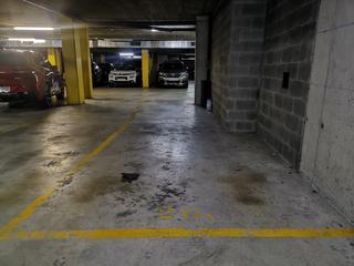 Aparcament cotxe a Ronda doctor turro 8. Plaza de parquing para coche y moto