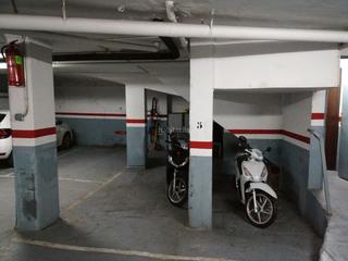 Lloguer Aparcament de moto a Carrer comandant benítez 8. Parking moto con mando automático