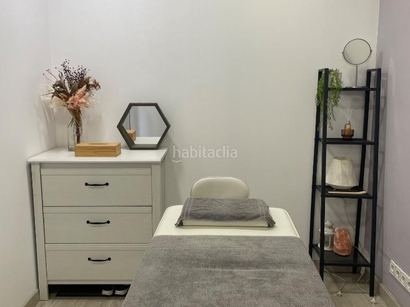 Foto 17c65b73-230d-4427-aa5a-b5c588289d95. Rent business premise in calle constitución 26 in Barcelona