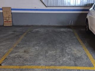 Lloguer Aparcament cotxe a Carrer de nàpols, 35 35. Pàrquing en fort pienc