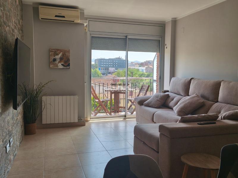 Foto d01b28ad-93d7-4a35-881c-4769f812d6b1. Ático en ramon i cajal 1 ático en venta con gran terraza privada, dos plazas de garaje y trastero en Montcada i Reixac