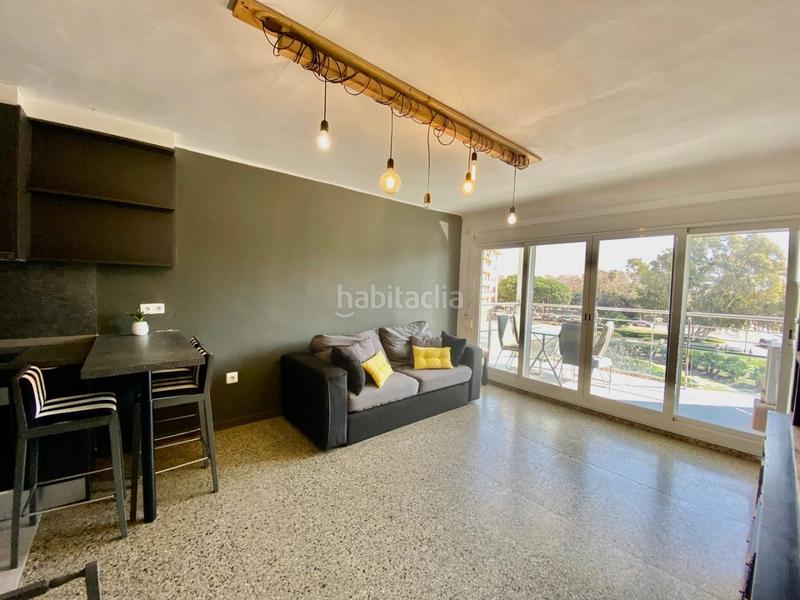 Foto 0a156728-c139-4c26-818a-27d9cb1dd05f. Piso en passeig marítim 7 piso pequeño pero renovado en 1a línea de mar, 3a planta, zona residencial muy tranquila delante de la playa en Cambrils