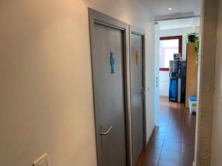Bâtiment à usage industriel à Carrer palautordera 4. Nave industrial de 590 m2, con 300 m2 de almacén y 110 m2 de ofi