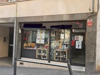 Traspaso Local Comercial en Baixada de la plana  14. Urge traspaso vinoteca por salud en pleno funcionamento