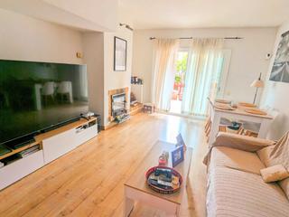 Lloguer Casa aparellada a Camí ral  14. Casa en el centro de begues