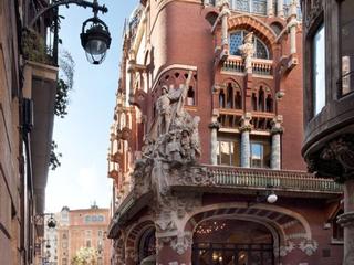 Pis a Carrer sant pere més alt 50. Piso reformado y amueblado con cédula de habitabilidad