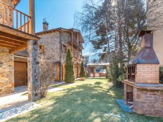 Casa adossada a Sant serni 1. Casa familiar