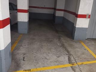 Aparcament cotxe a Salvador pau  1. Parquing cerca campo mestalla