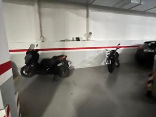 Location Parking moto à Passeig valldaura 192. Plaza grande de garaje a nivel calle