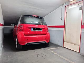 Miete Motorradparkplatz in Passeig de sant joan 198. Plaza grande de garaje para motos
