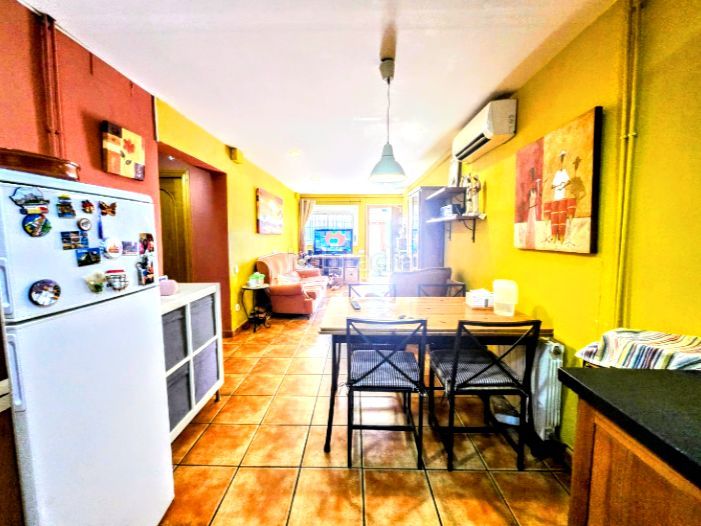 Foto c2bfa05f-70da-47fd-8c46-ca7e4eaf9e11. Semi detached house in carrer de sibiuda 5 in Besòs - Maresme Barcelona