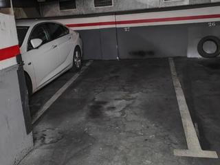 Parking voiture à Llorens i barba 5. Plaça de 5 x 2,20m - oportunitat!