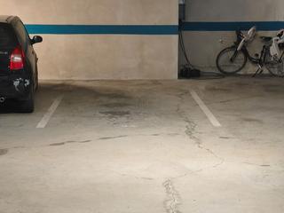 Location Parking voiture à Carrer anne frank 18. Oportunidad! plaza de parking en alquiler!!