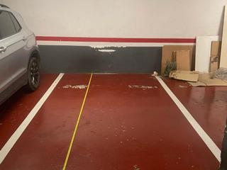 Lloguer Aparcament cotxe a C/ entença  295. Parking en las corts, fácil de entrar.