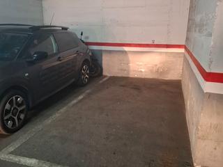 Location Parking voiture à Carrer de galícia 17. Alquiler plaza parking