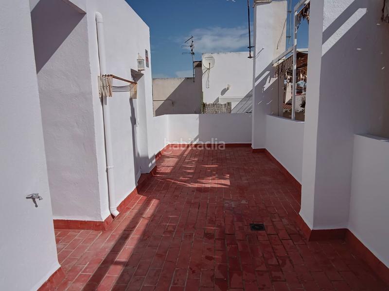 Foto 83d792bd-f082-42d5-95d9-bf4fc89d2d45. Casa adosada en averroes 16 tríplex ciudad en Joaquina Eguaras Granada