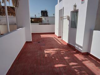 Casa adosada en Averroes 16. Tríplex en granada ciudad