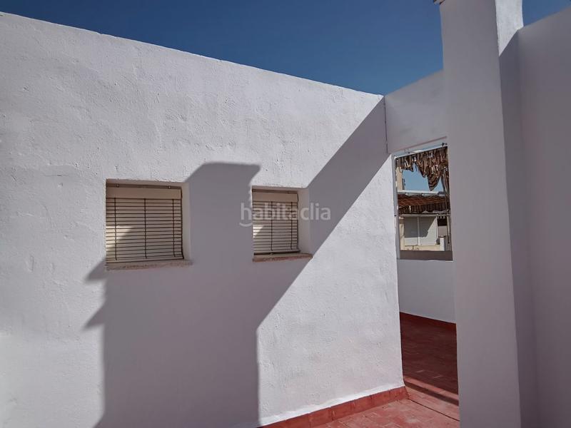 Foto c0787e0b-1c77-47f2-abeb-6781528810c4. Casa adosada en averroes 16 tríplex ciudad en Joaquina Eguaras Granada
