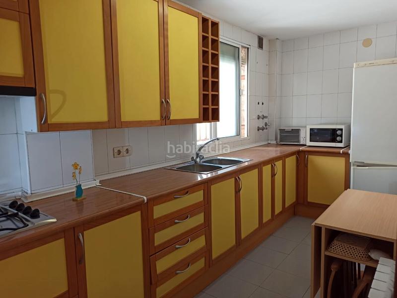 Foto c8f5af9e-6363-4978-9698-98d78018bb55. Casa adosada en averroes 16 tríplex ciudad en Joaquina Eguaras Granada