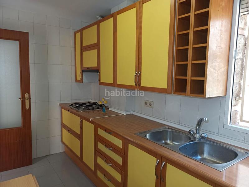 Foto ee12e17a-d0a0-40f6-bcb6-51ce62e39758. Casa adosada en averroes 16 tríplex ciudad en Joaquina Eguaras Granada