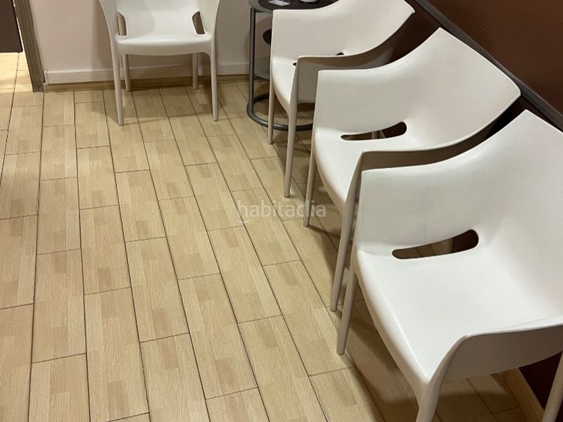 Foto 2b94479a-53b3-40a8-9368-5a98e42c03ec. Local comercial en carrer nou 33 bajo céntrico para gestoría,oficina,clínica… en Benifaió