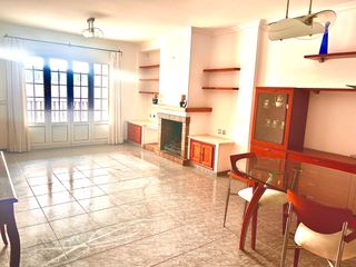 Pis a Doctor llansó 104. Acogedor piso con patio