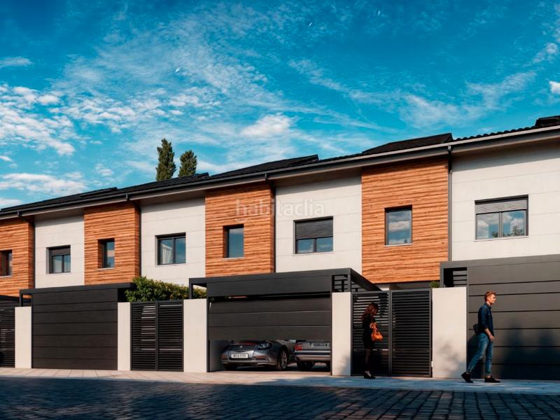 Foto f7cff9c6-7dd9-4247-9915-91dd5497b41f. Chalet in calle abeto 14 in Universidad-Hospital Fuenlabrada