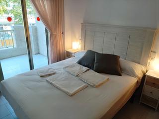 Pis a Vendrell 6. Apartamento en playa larga, con piscinas y licencia turística