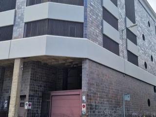 Parking voiture à Angel guimerá 41-43. Plaza de garaje con trastero incluido de grandes dimensiones