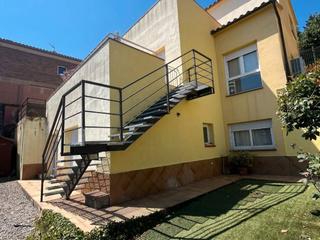 Xalet a Av xile 29. Casa -xalet unifamiliar amb vistes